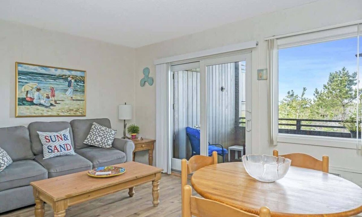 Napeague Apartment | Unit 2012: 1-Bedroom | 1st Floor-Dune View | Court Side