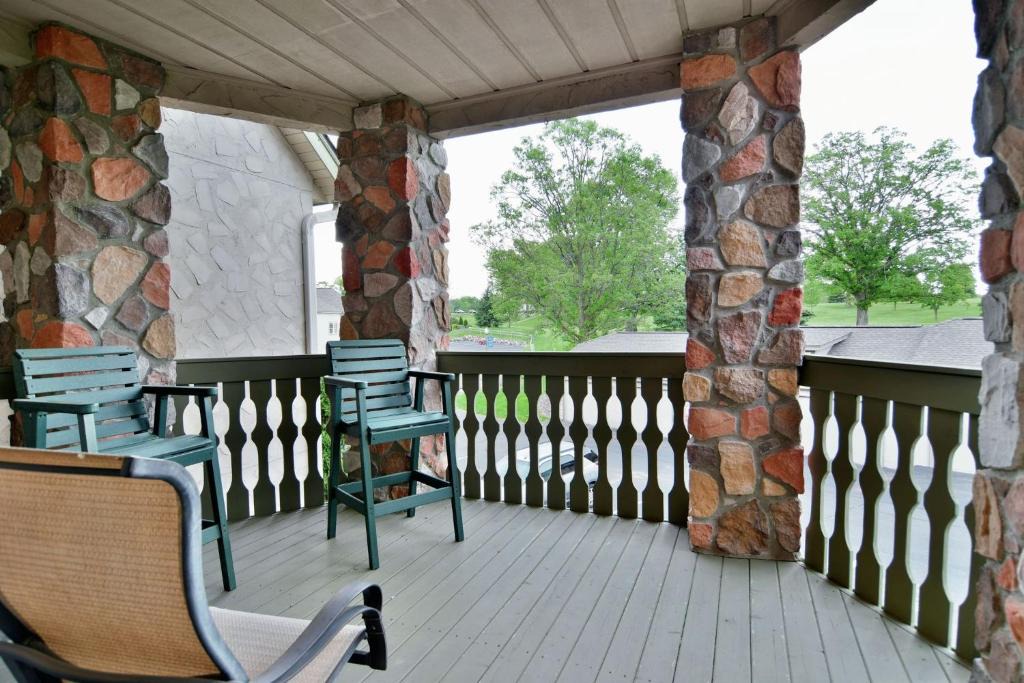 Birchwood Apartment | Unit 207 2 BDRM 2 BA condo