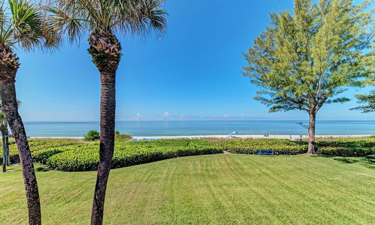 Longboat Key Condo | Unit #218 Sand Cay Beach Resort Gulf Front