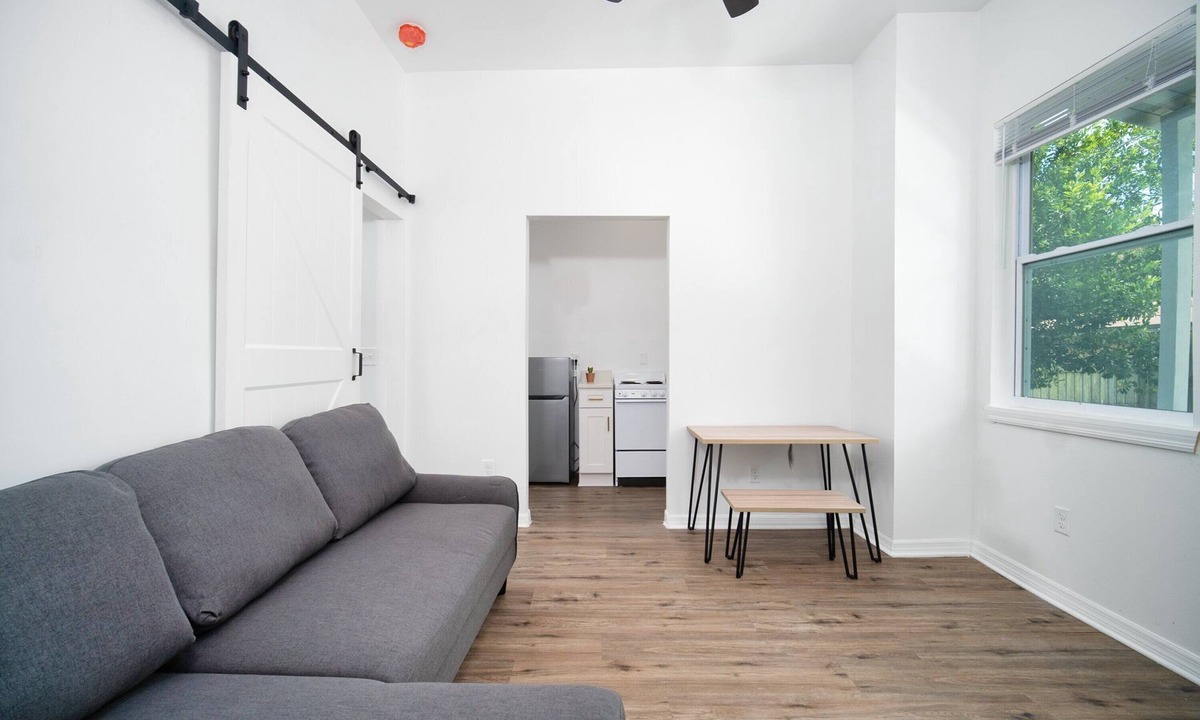 Five Points Apartment | Unit C / Studio Unit