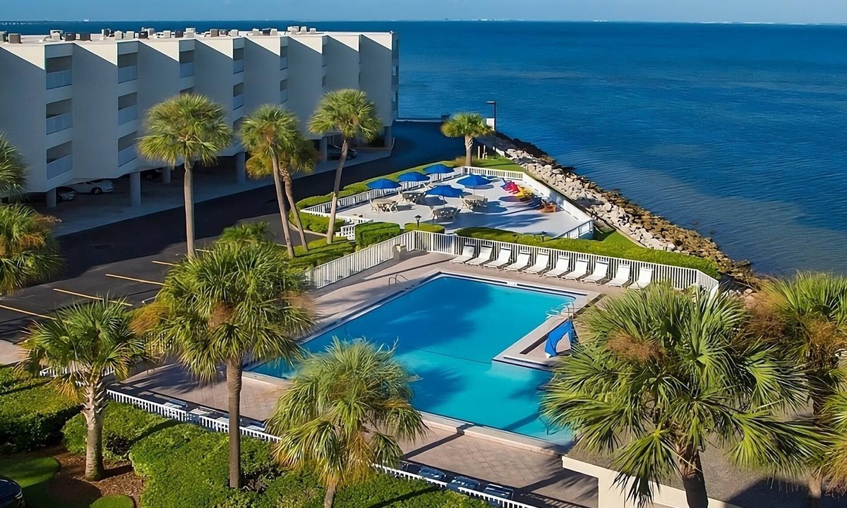 Rocky Point Hotel | Unit w/Pool View Balcony! Outdoor Pool, Parking, Near Tampa Bay History Center!