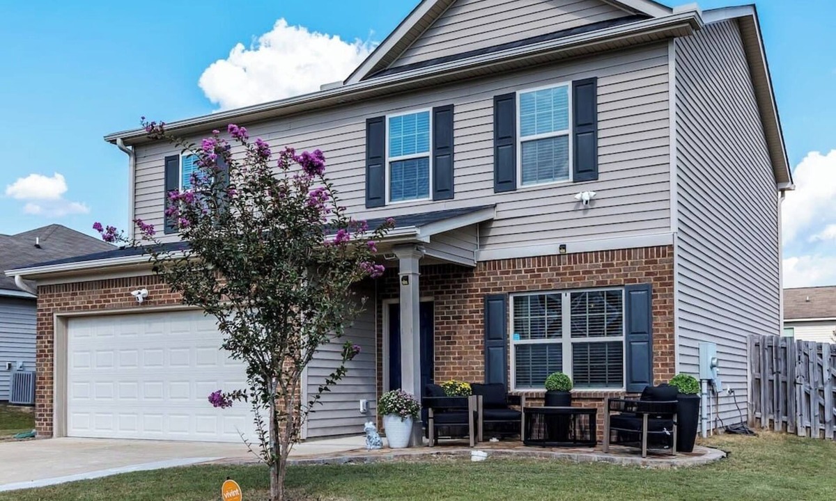 Phenix City House | Unpack, Connect, Relax. Close to Ft Benning in PC