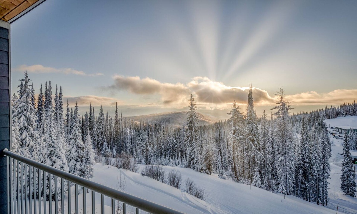 Silver Star Mountain House | Unrivalled Deluxe Ridge location Duplex with Amazing Views and good ski in/out