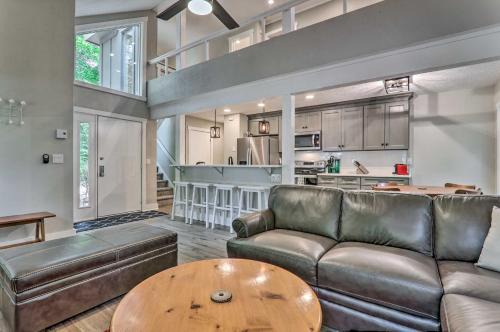 White Haven House | Unwind Fireside & Walk to Slopes! Poconos Getaway