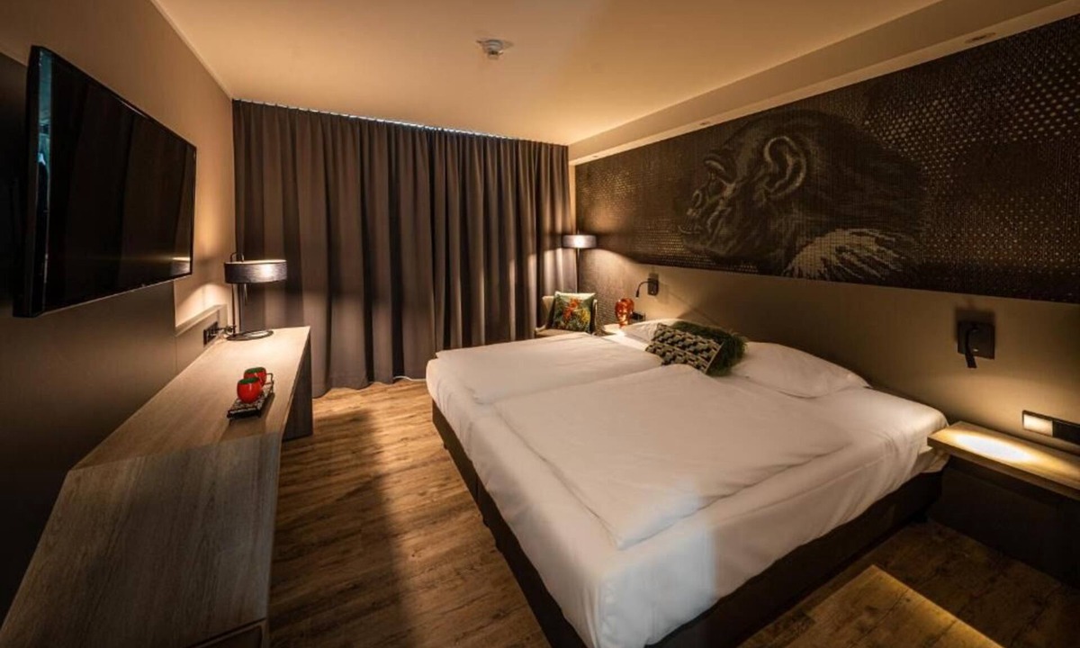 Korntal-Munchigan Hotel | Unwind in a Modern Room Great for Weekend Stay Near Zoo Wilhelma - 6.1 miles