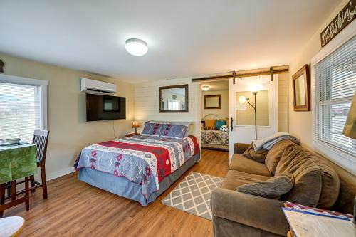 Qualla Apartment | Unwind w/a Shared Hot Tub: Cozy Whittier Getaway