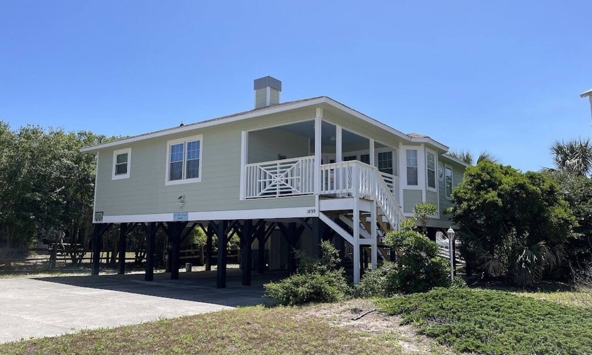 Inlet Harbour House | Up the Creek - Walk to Beach (Channelfront) in Garden City Beach