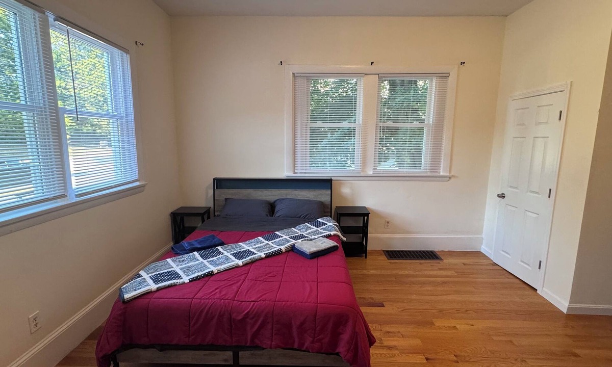 Malden Apartment | Updated 1BR apt, 1st floor, near T, free parking