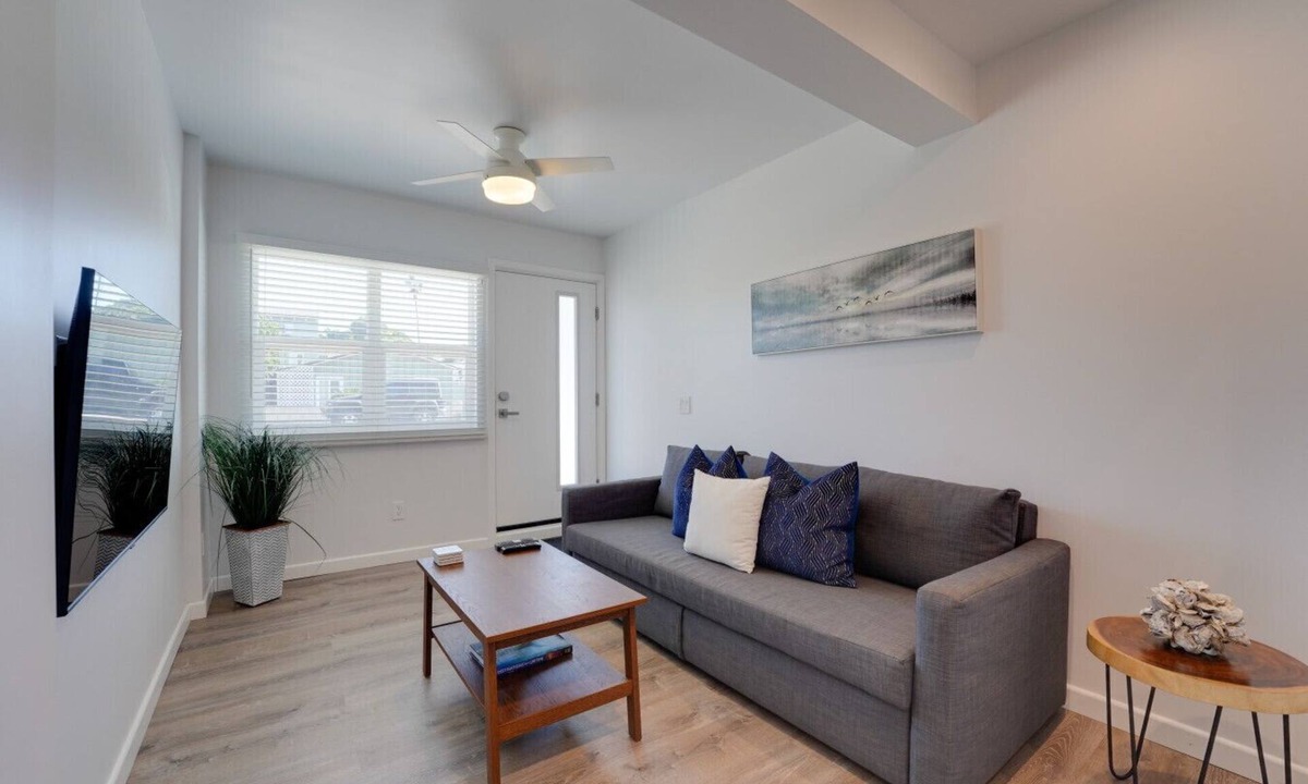 Roseville - Fleet Ridge Apartment | Updated 1BR in Point Loma – Near Harbor & Airport