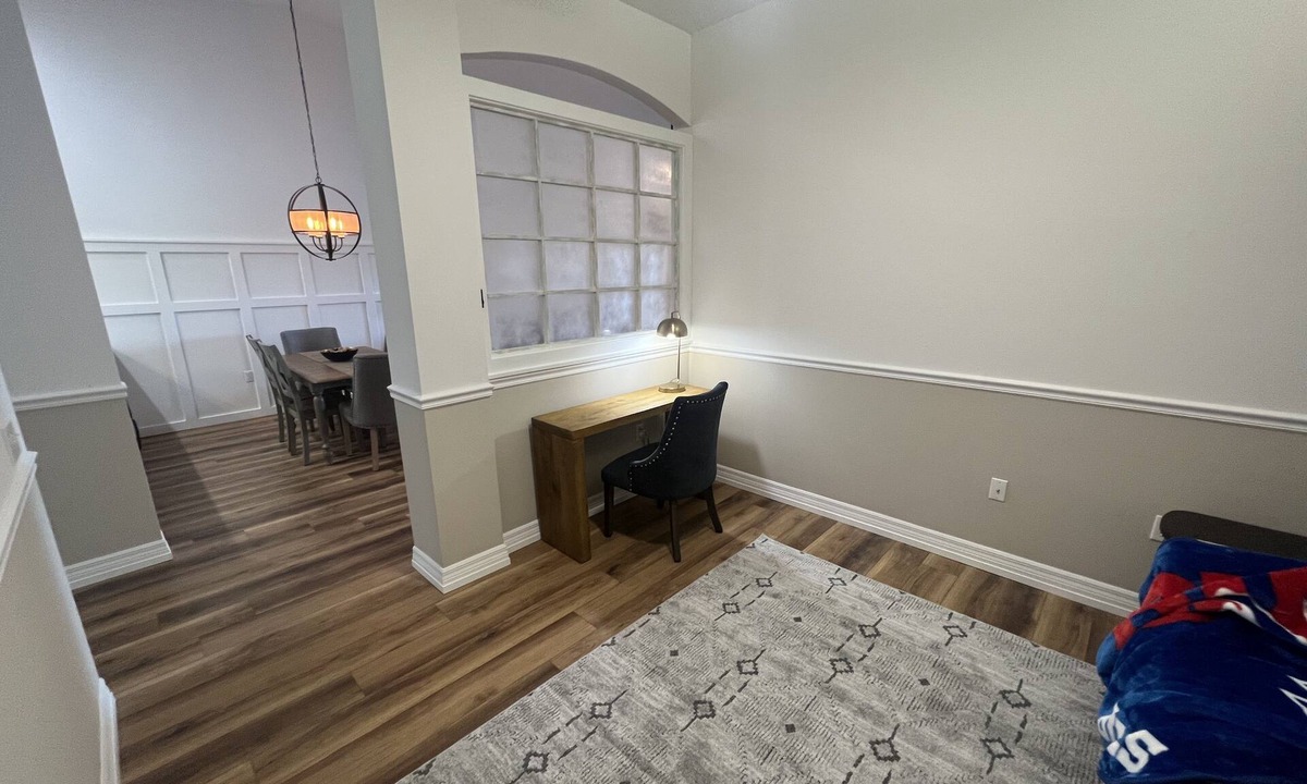 Sarasota Condo | Updated 2nd Floor Condo 10 miles from Siesta Key Beach