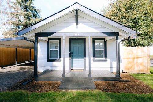 Kelso House | Updated 3 Bedroom Charmer