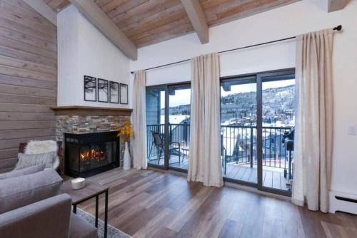 Snowmass Village House | Updated 3 BR, 2 BA with Pool & Hot Tub - Stunning Mountain Views!