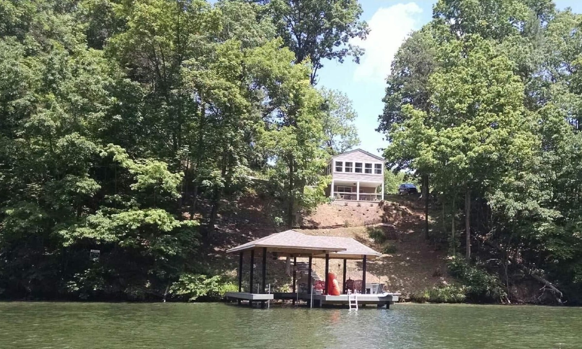 Pulaski House | Updated 3BD/2BA Waterfront Home on a Private Lot