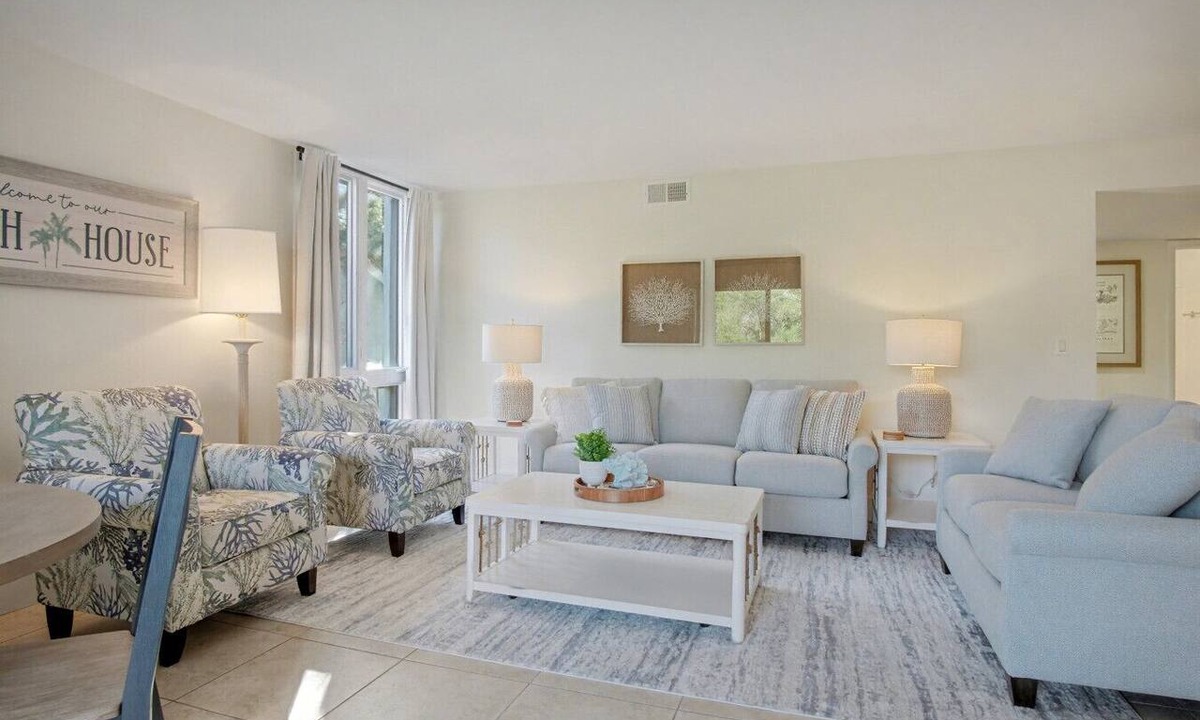 Harbour Town Apartment | Updated 3BR Sea Pines-New Furnishings-Sleeps 8-Pool - 887 Ketch Court