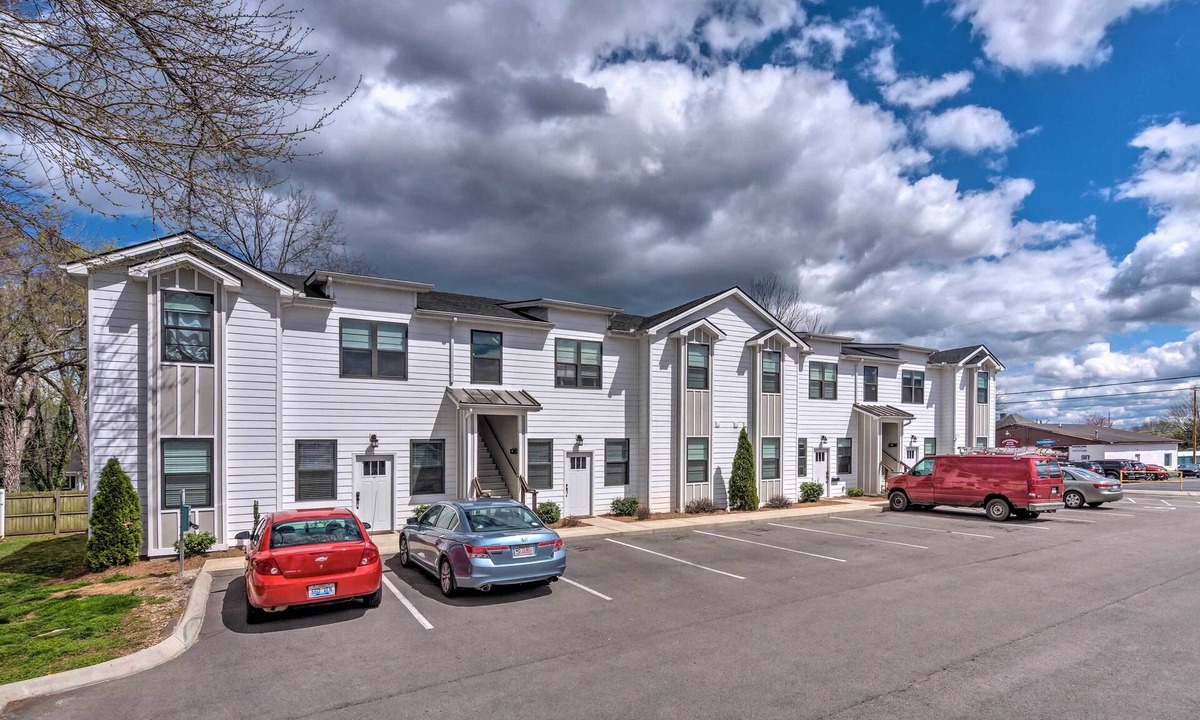 Bowling Green Apartment | Updated Apt: 1 Mi to Western Kentucky University!