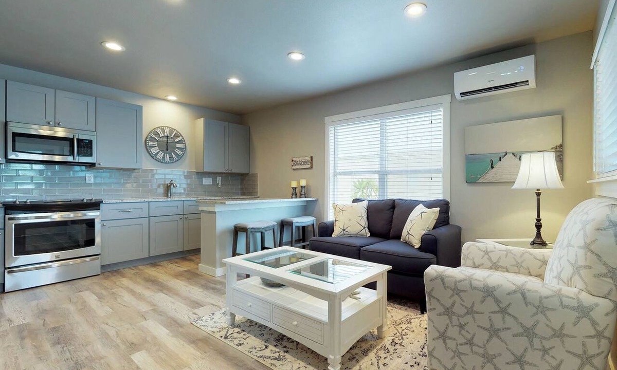 Anna Maria Condo | Updated bayside condo with heated pool - across the street from the beach