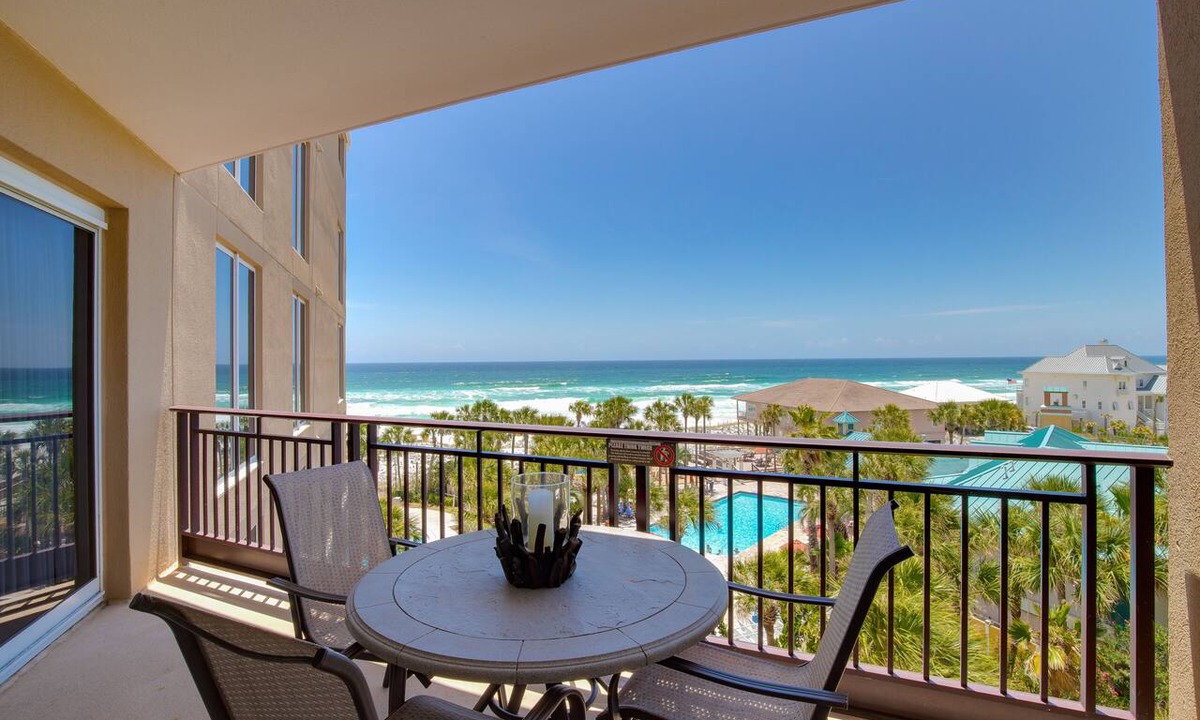 Sandestin Condo | Updated Beachfront Condo - Beach View, Balcony, Pool, Tiki Bar, Hot Tub, Tram