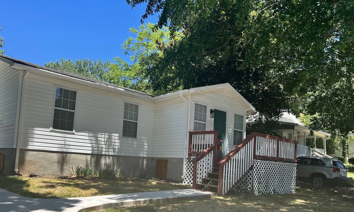 Spindale House | Updated Bungalow with Small Town Charm - 12.5 Miles from Tryon Equestrian Center