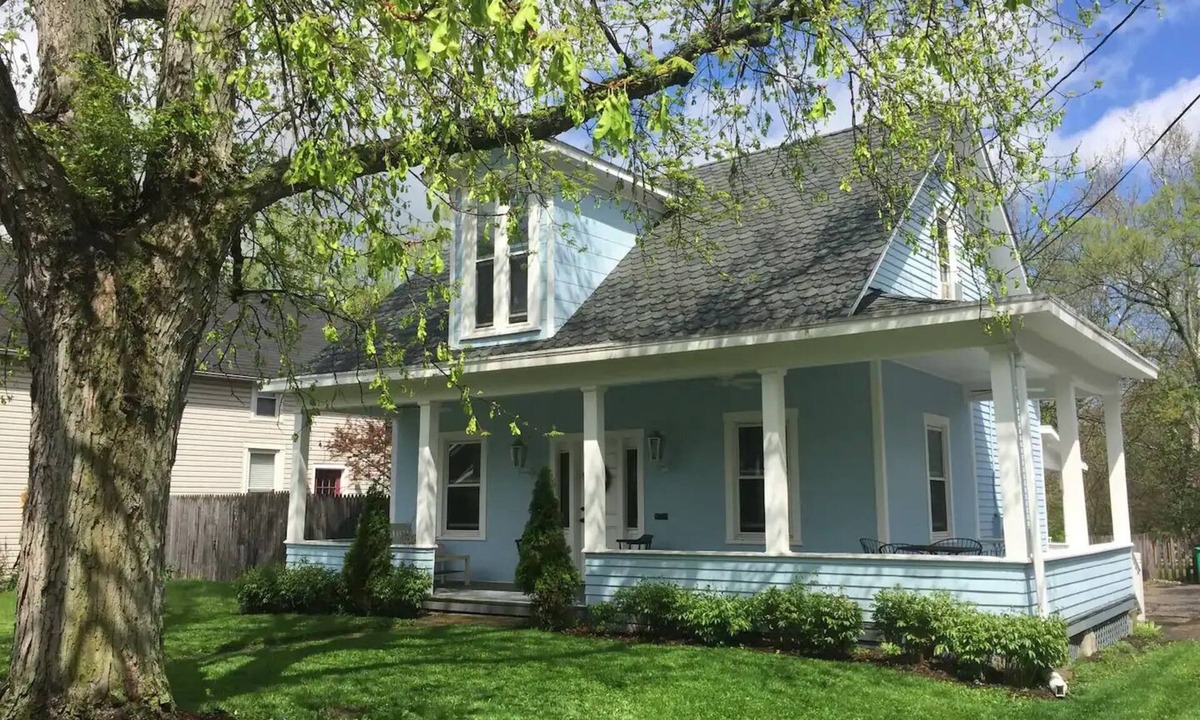 Loveland House | Updated & Charming Home in Loveland