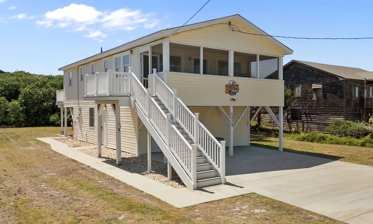 Sea Scape Cottage | Updated, EV Plug, Hot Tub & Dog Friendly