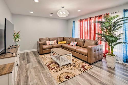 Palmyra House | Updated Home w/Pool Table ~ 4 Mi to Hershey!