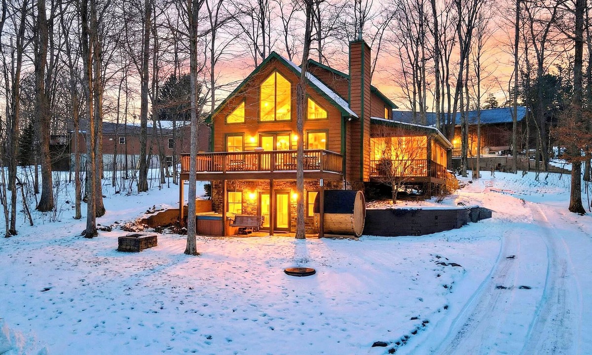 McHenry Ski Chalet | Updated in 2026 Barrel Sauna/Hot Tub, GameRoom