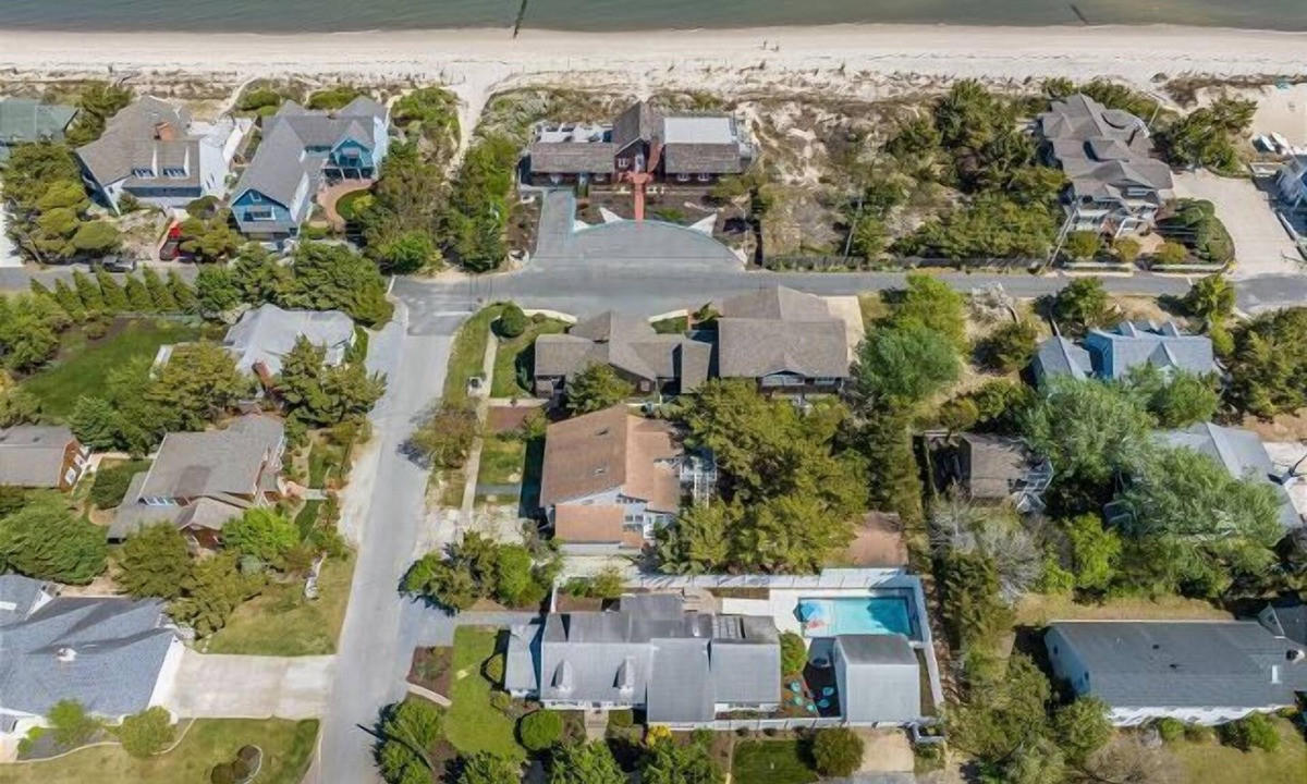 Lewes House | UPDATED KITCHEN SPRING 2026 Private Heated Pool, Game Room, and Pet Friendly