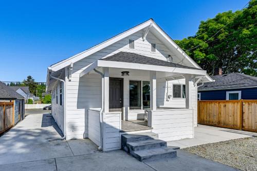 Renton House | Updated + Modern Craftsman Bungalow in Renton!