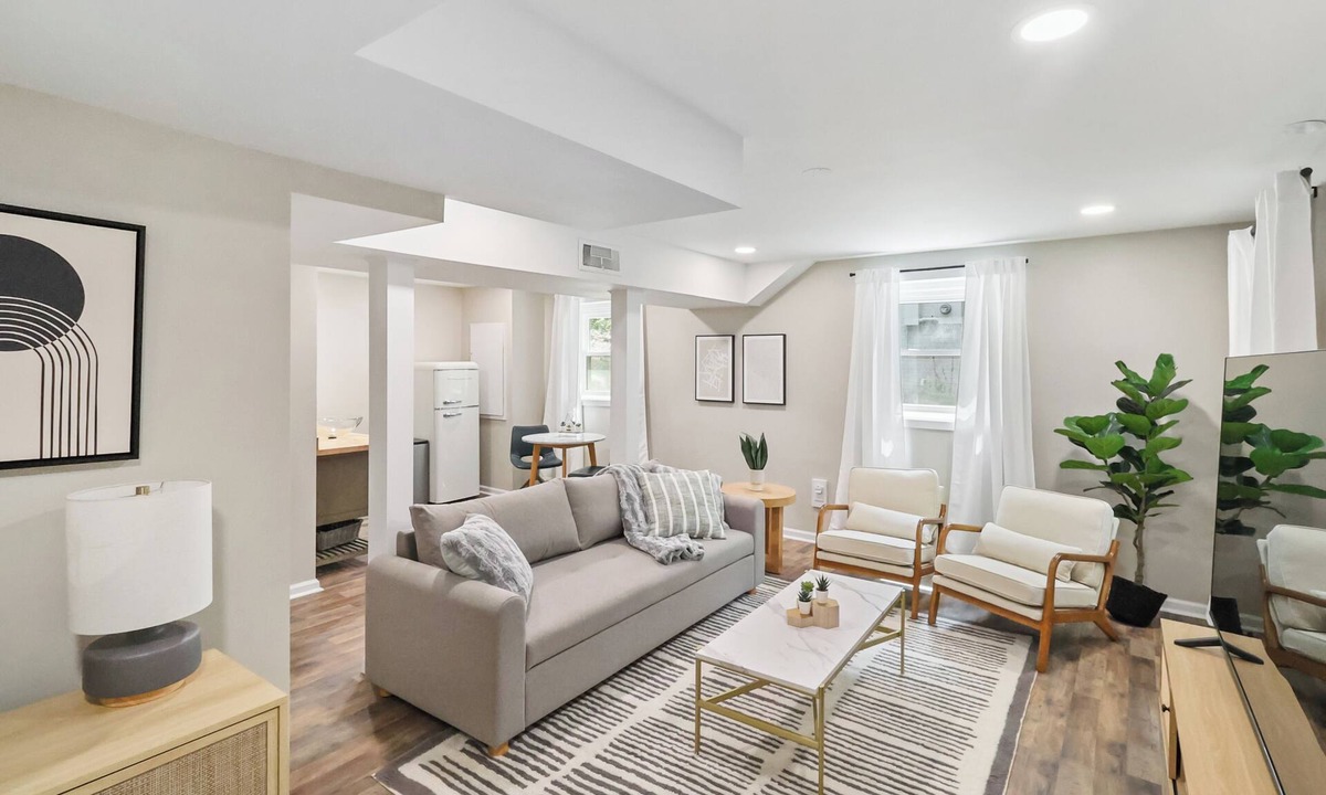 East Raleigh House | Updated & Modern Executive Rental Home Downtown: Pet and Long Stay Friendly