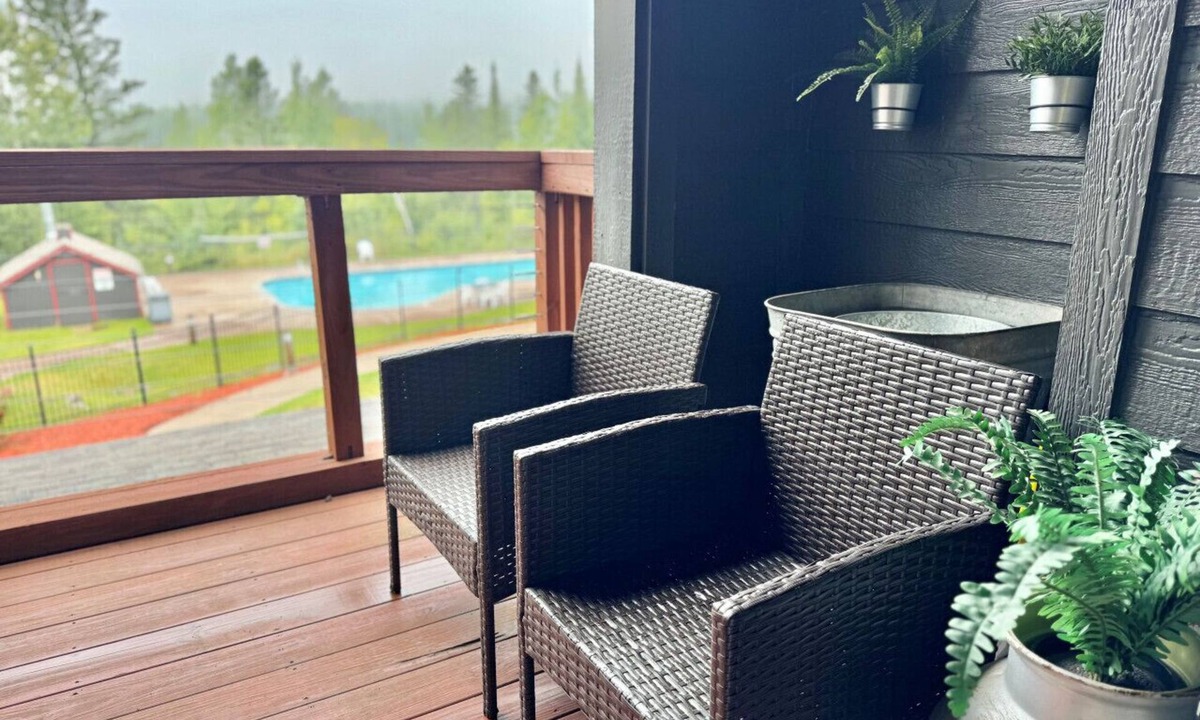 Lutsen Condo | Updated Ski-In/Ski-Out Condo | Hot Tub & Pool