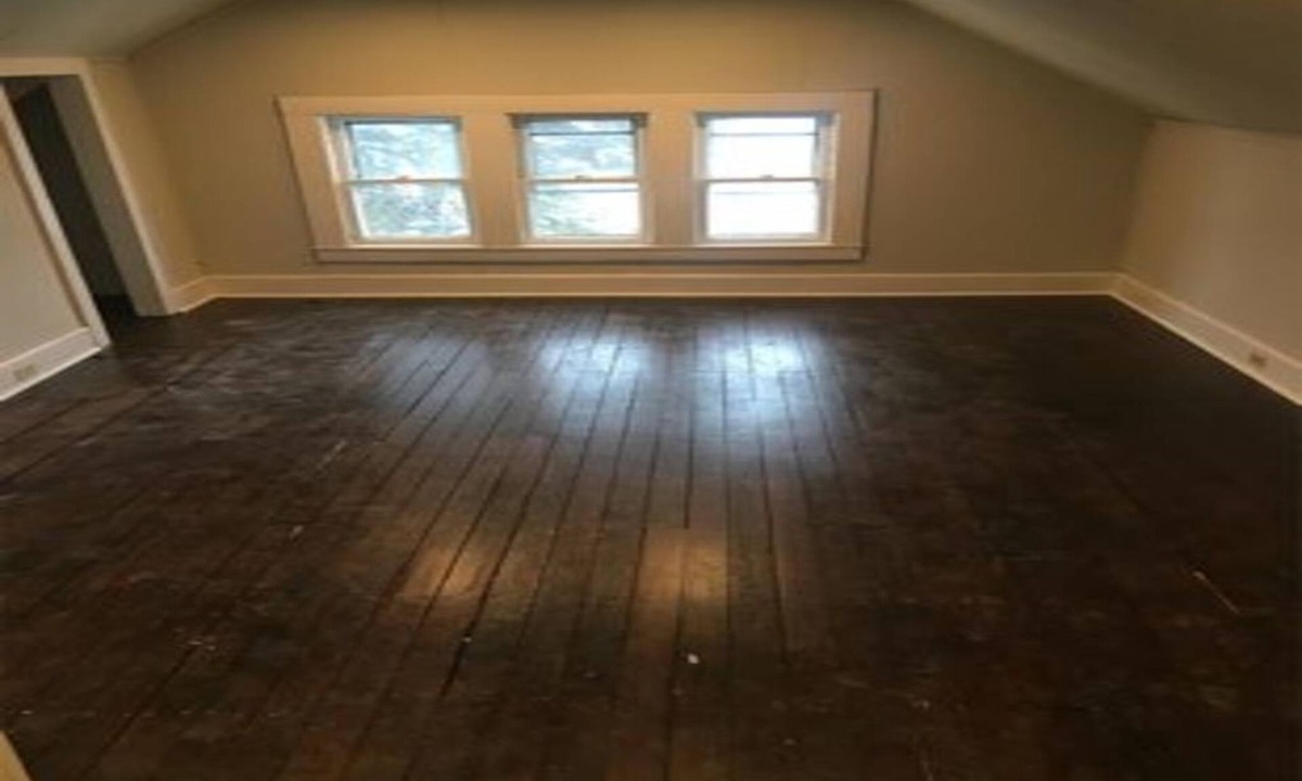 North Buffalo House | Upper (1 bedroom) unit located near Buffalo state college