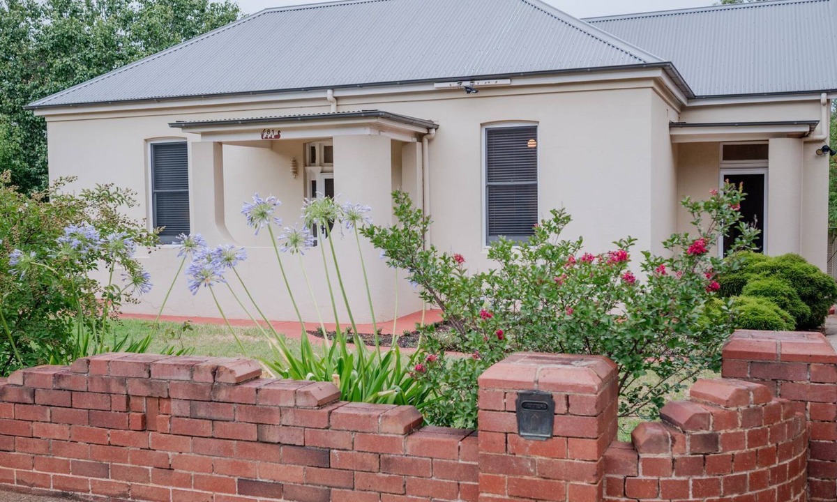 East Tamworth House | Upper Bliss – Family-Friendly 4BR by the Park