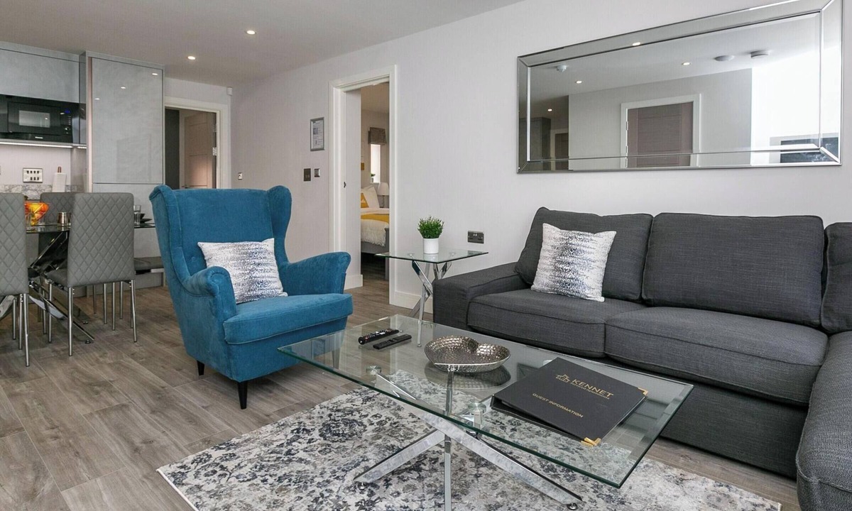 Reading Apartment | Upper Duplex Apartment w/Garden & Parking