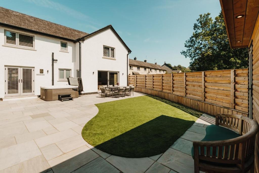 Windermere Villa | Upper Oak House