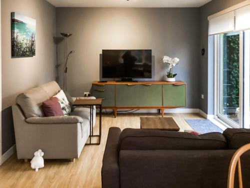 Ellon House | Uppermill Farm