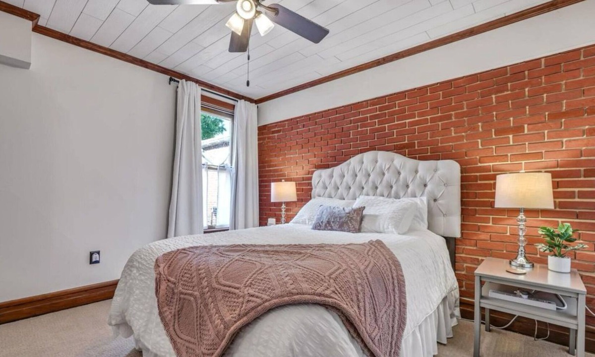 Lancaster House | Upscale 3-bedroom 2 ba home + Free Pkng Permits, WiFi, AC Fully Equipped Kitchen