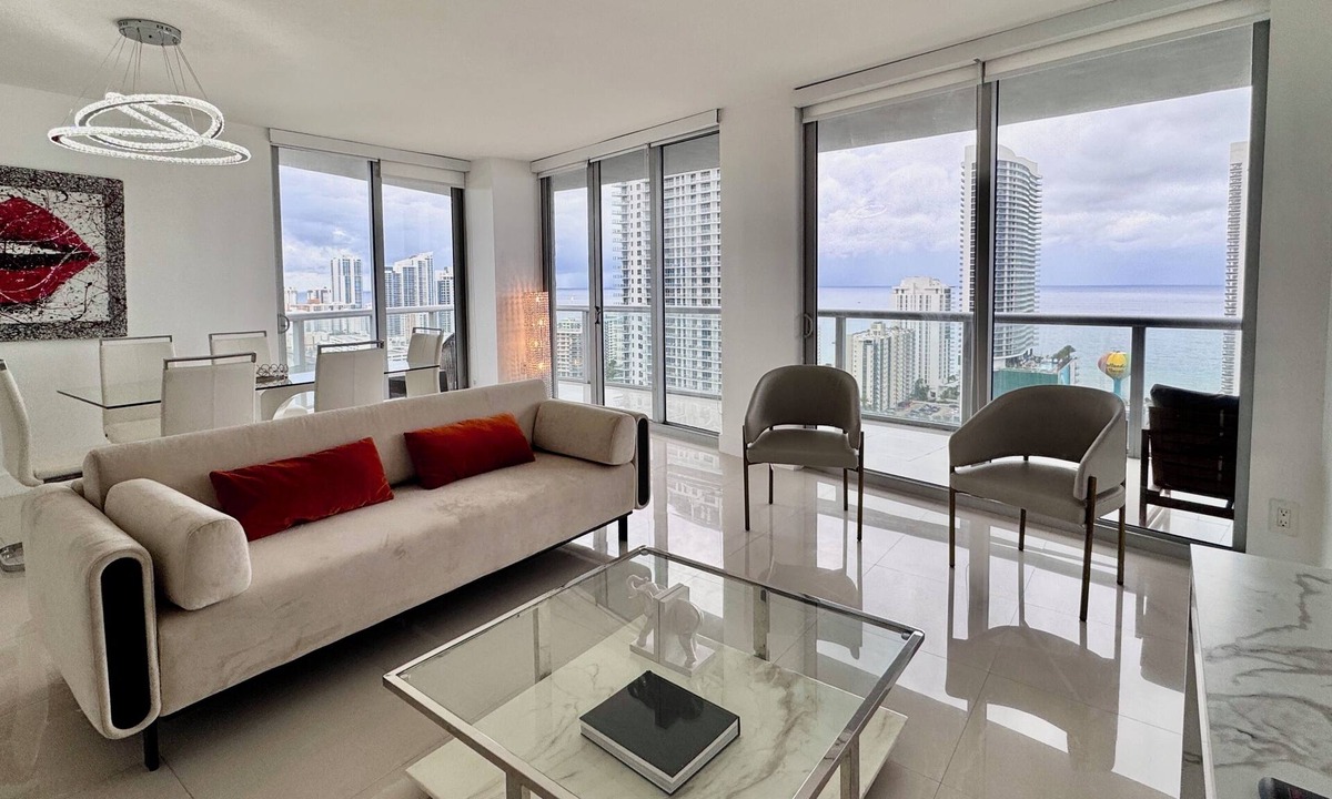 Hallandale Beach Condo | Upscale 3-BR Condo in Beachwalk Resort, Miami Luxury