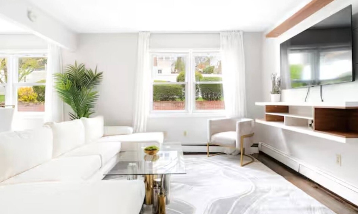 White Plains House | Upscale 3BR NY Home with Free Parking