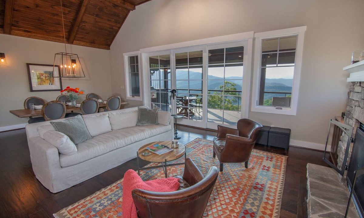 Lenoir Condo | Upscale Condo in Blue Ridge Mtn Club