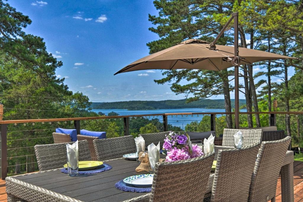Rogers House | Upscale Cottage with Furnished Lake-View Deck!