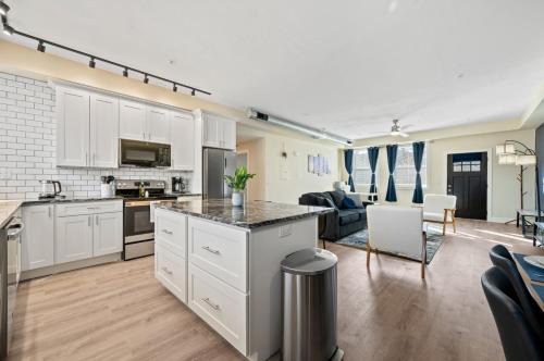 East Liberty Apartment | Upscale King Bed Suite with Full Workspace and Free Parking