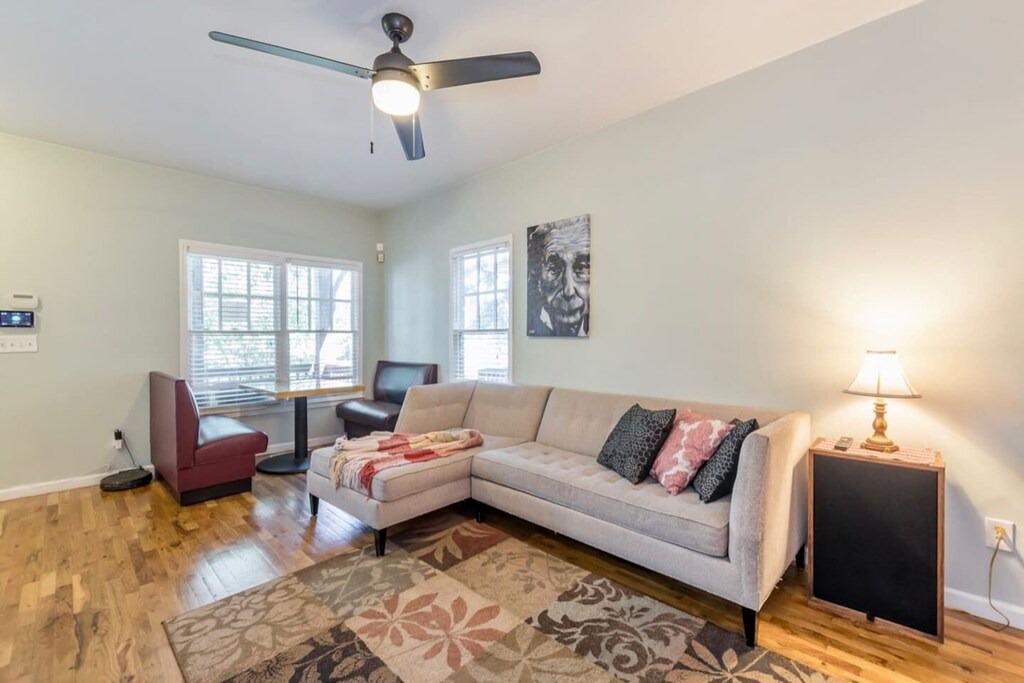 Summerhill House | 🌞 Upscale Quiet Downtown Home 🌞
