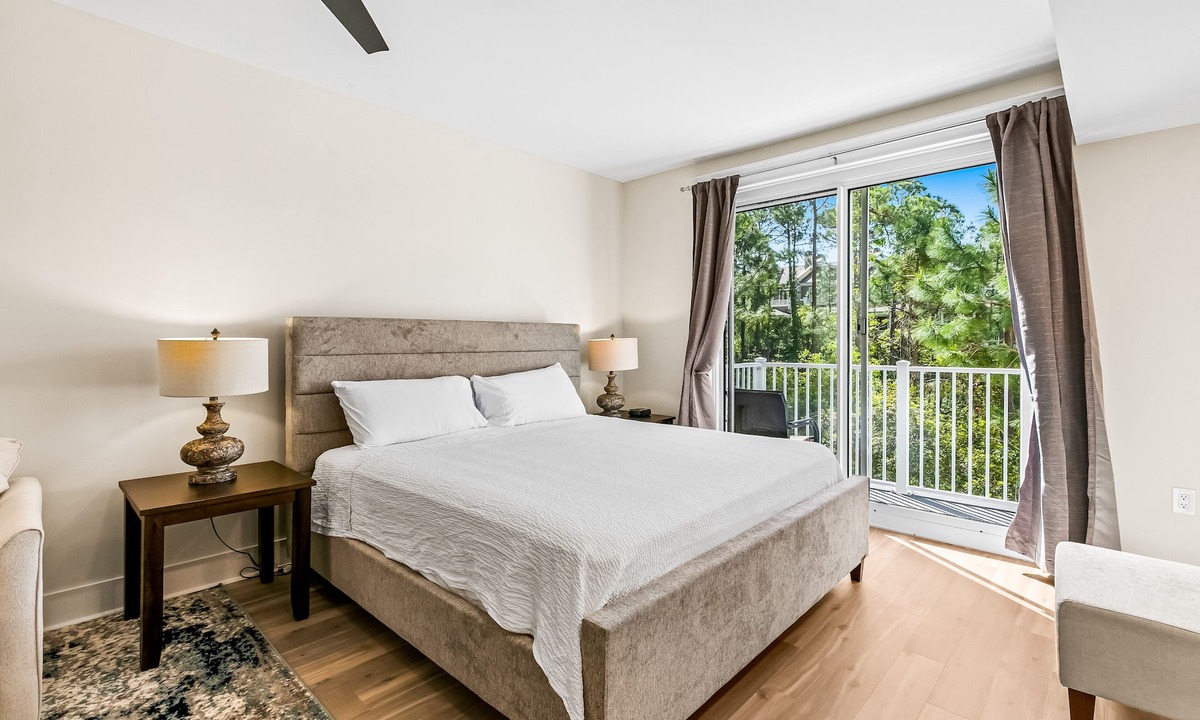 Baytowne Wharf Apartment | Upscale studio at The Village of Baytowne Wharf with AC, pool, hot tub & gym