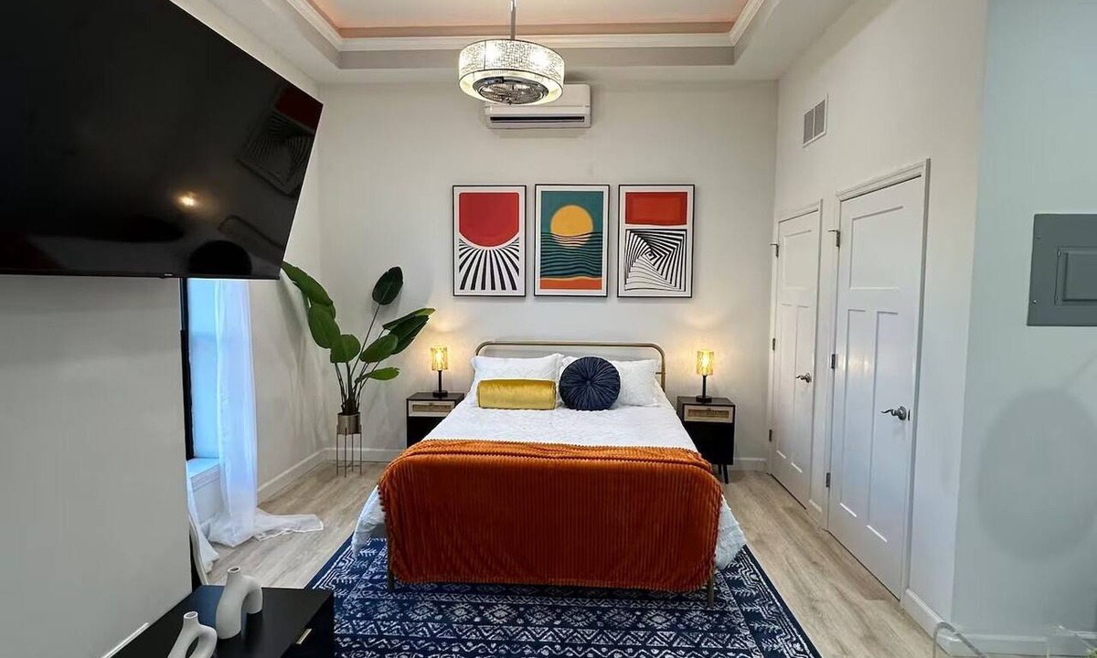 Bloomington Apartment | Uptown Luxury Studio On The Square Downtown Bloomington