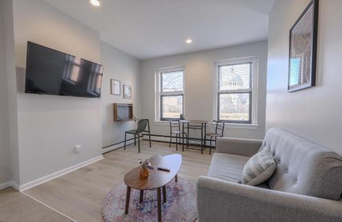 Prudential - St. Botolph Apartment | Urban Chic South End Studio