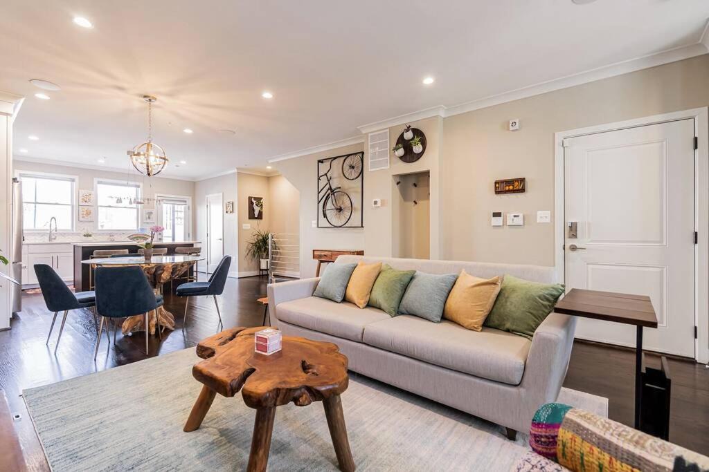 Trinidad Apartment | Urban Oasis 3 BDR 2 and Half Baths Queen Sofa Bed in Living room and Free Parking