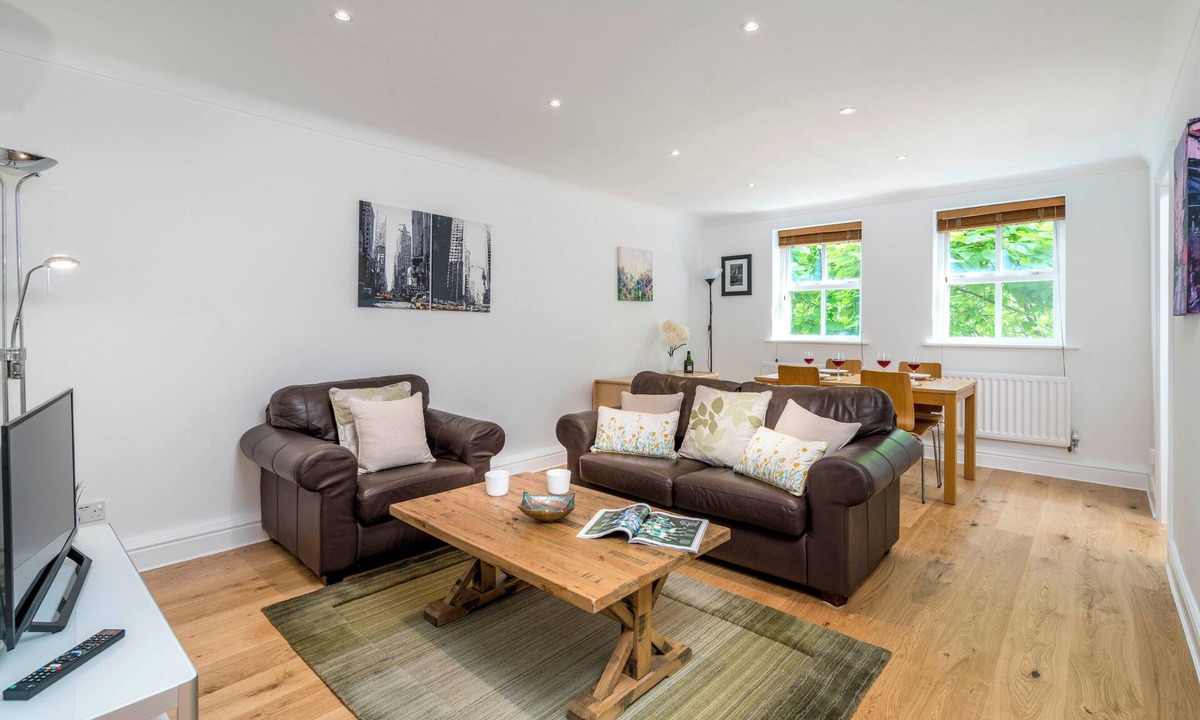 Vauxhall Apartment | Urban Retreat in Vauxhall - 2BR Central Stay