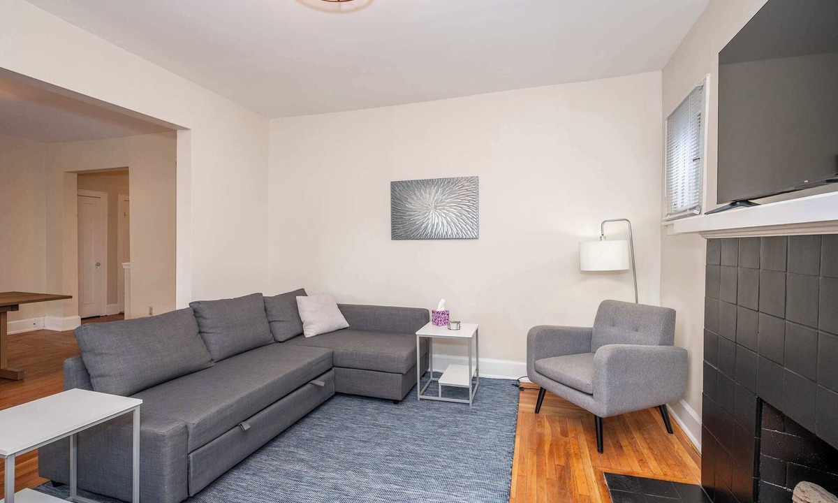 Walnut Hills Apartment | Urban Retreat