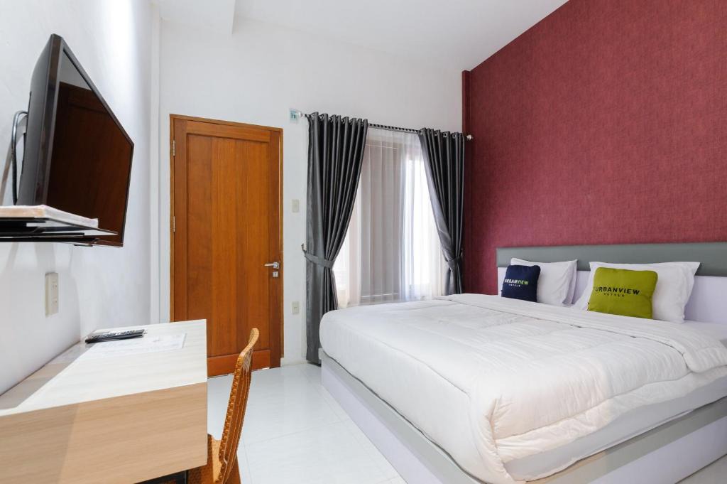 Pematangsiantar Hotel | Urbanview Hotel Brodam's Pematang Siantar by RedDoorz