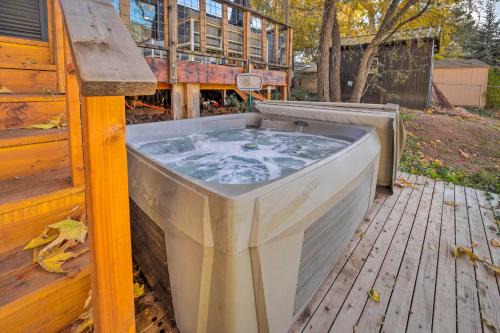 Payson House | Hot Tub & Deck: Waterfront Escape in Payson!